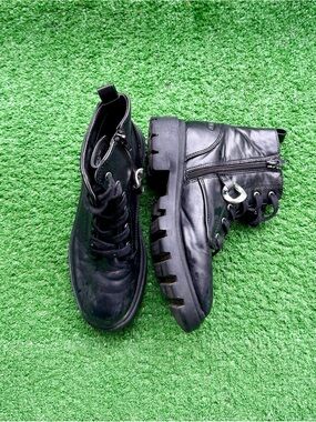 Steve Madden Kids Black Combat Boots Lace-Up Lug Sole Youth Size US 2
